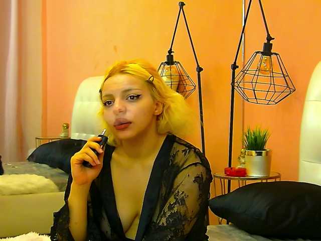 RheaduVall's BongaCams show and profile