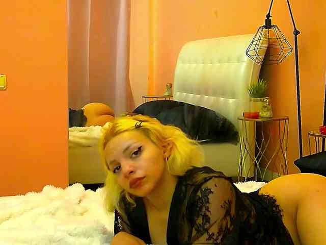 RheaduVall Live Webcam on BongaCams