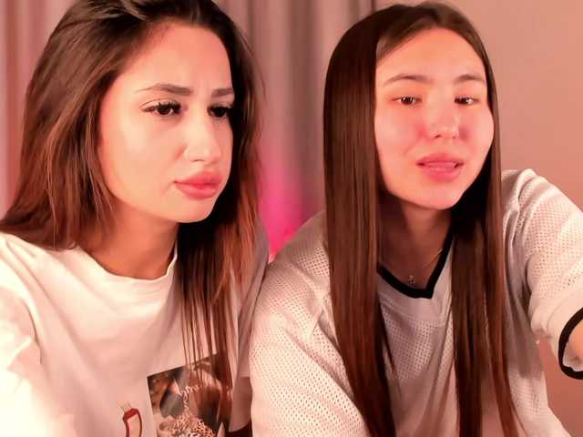 twomoonss streaming now