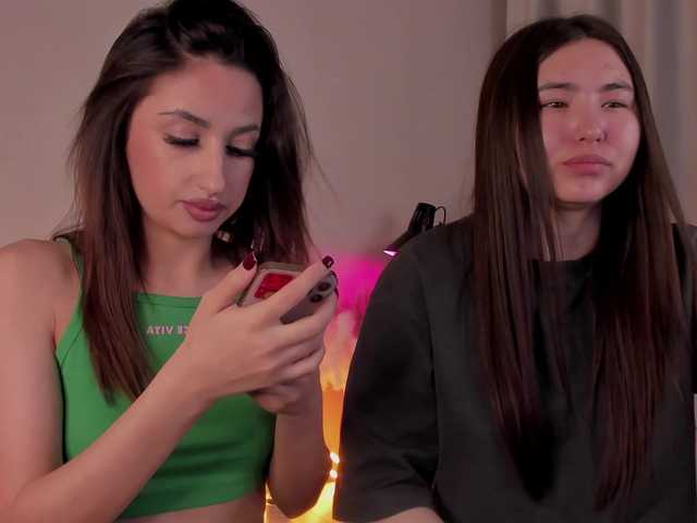 twomoonss show preview