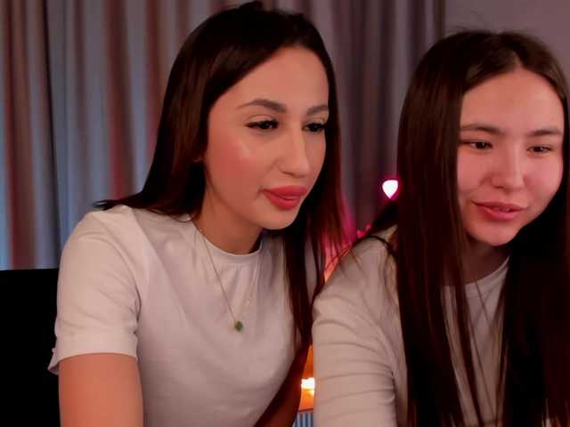 twomoonss streaming now