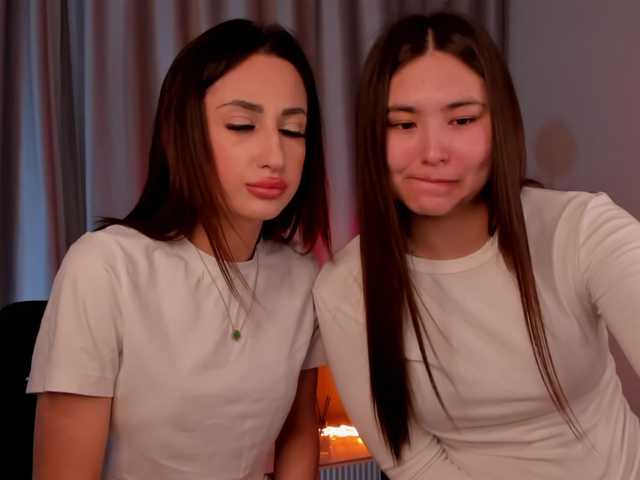 twomoonss streaming now