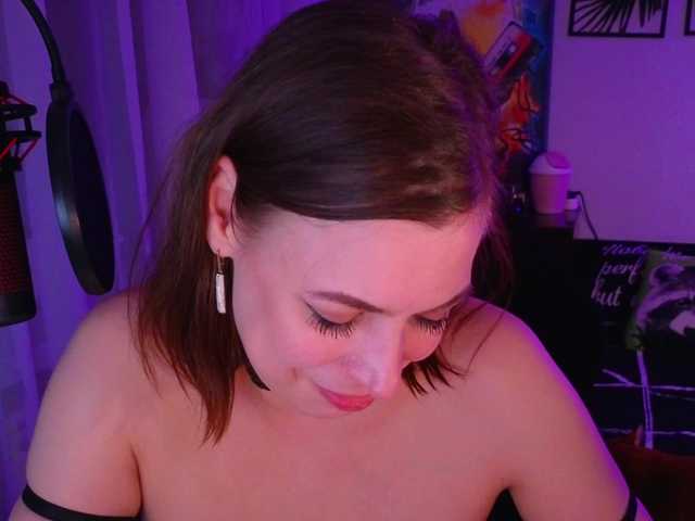 LadyLL's BongaCams show and profile