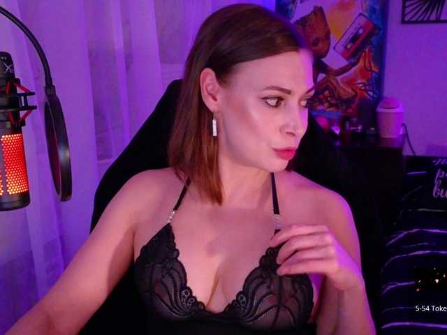 LadyLL's BongaCams show and profile