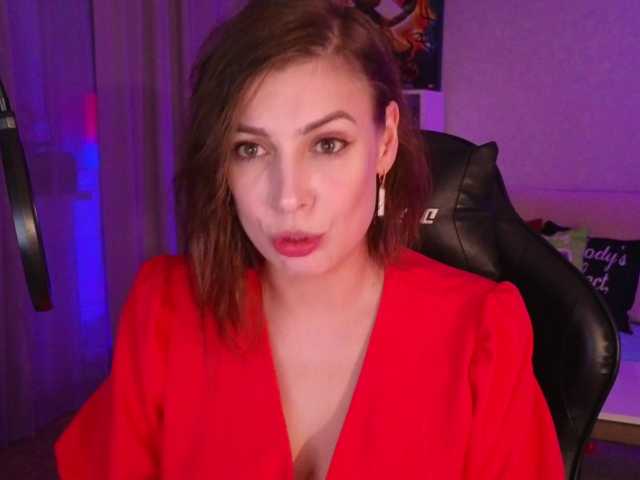 LadyLL's BongaCams show and profile