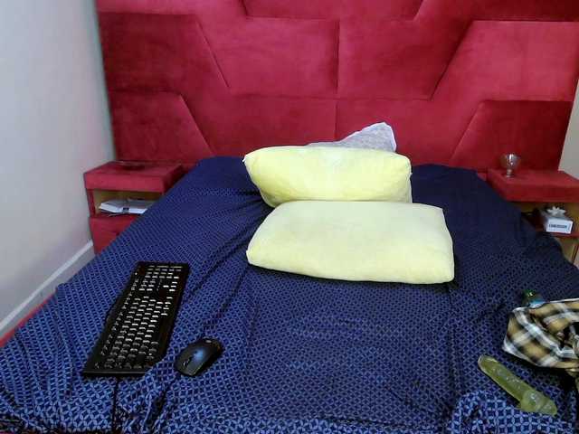 DesiredTease's BongaCams show and profile