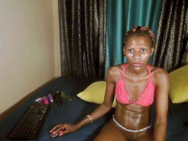 EbonyDesire webcam