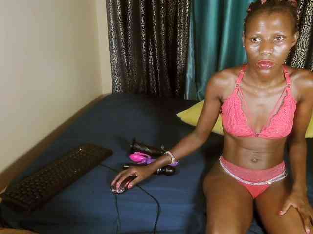 EbonyDesire webcam