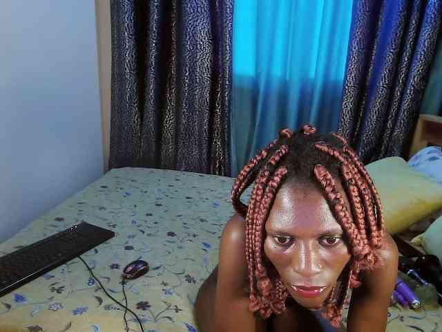EbonyDesire webcam