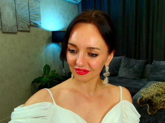 Shanita-moon — show you the leg-splits 