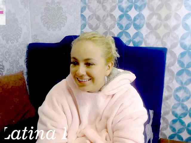 LatinaAngel webcam