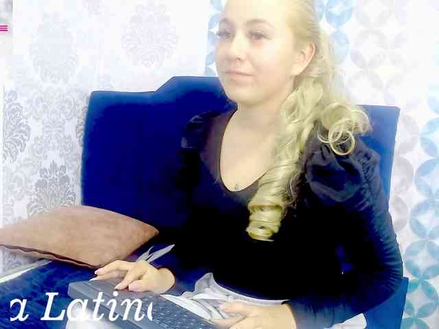 LatinaAngel webcam