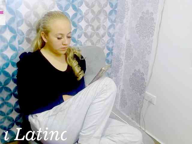 LatinaAngel webcam