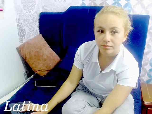 LatinaAngel webcam
