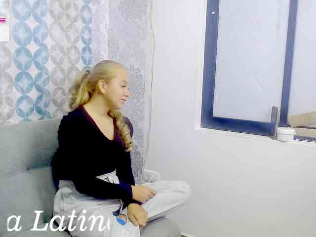LatinaAngel webcam