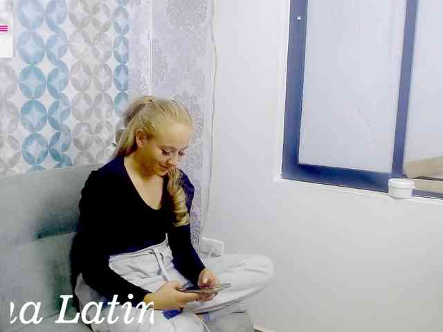 LatinaAngel webcam