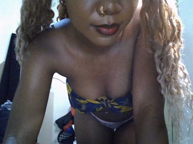 SpicyMackenzie1 from BongaCams is Freechat