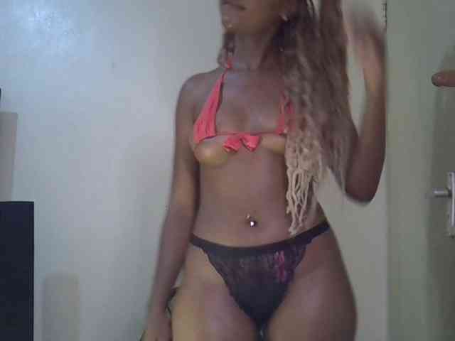 SpicyMackenzie1 webcam