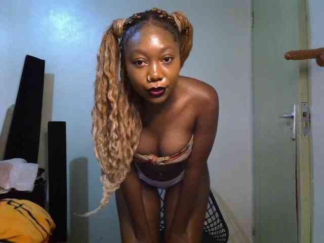 SpicyMackenzie1 webcam