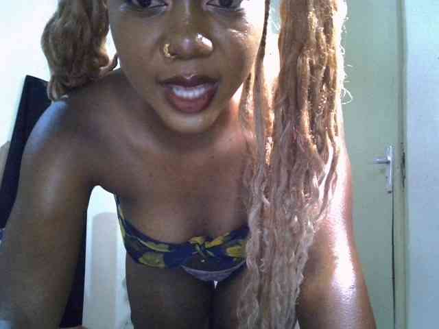 SpicyMackenzie1 webcam