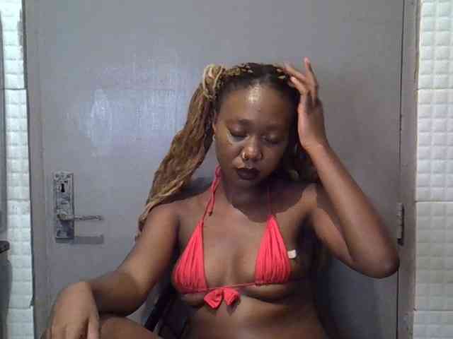 SpicyMackenzie1 Live Webcam on BongaCams