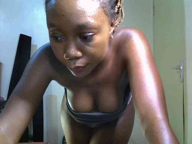 SpicyMackenzie1 webcam