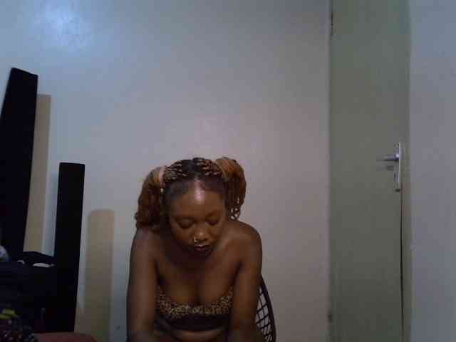 SpicyMackenzie1 webcam