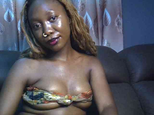 SpicyMackenzie1 webcam