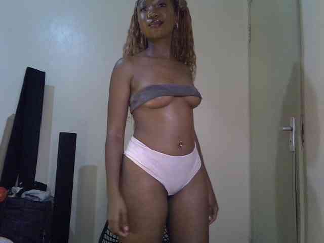 SpicyMackenzie1 webcam