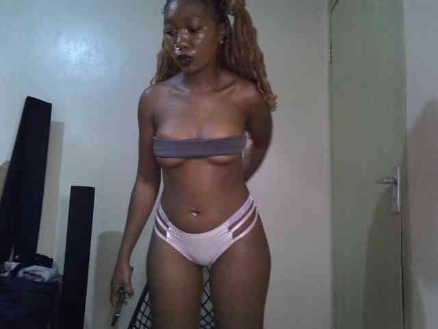 SpicyMackenzie1 webcam