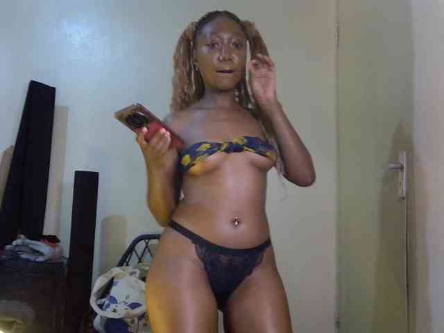 SpicyMackenzie1 webcam