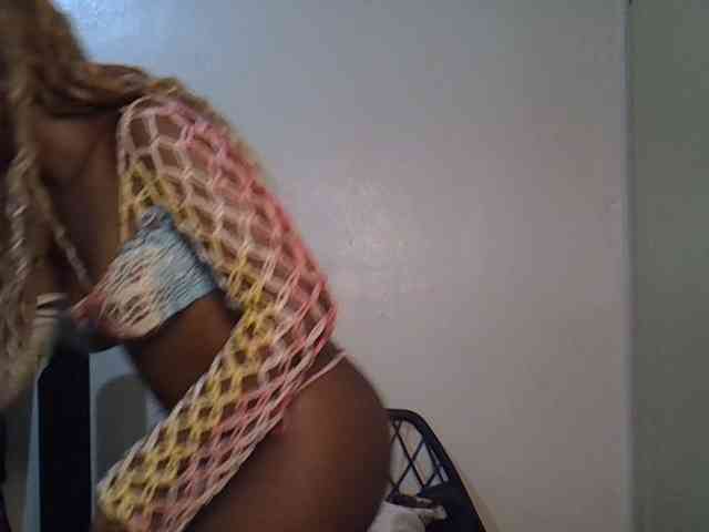 SpicyMackenzie1 webcam