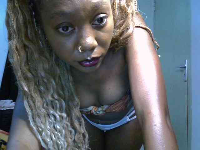 SpicyMackenzie1 webcam