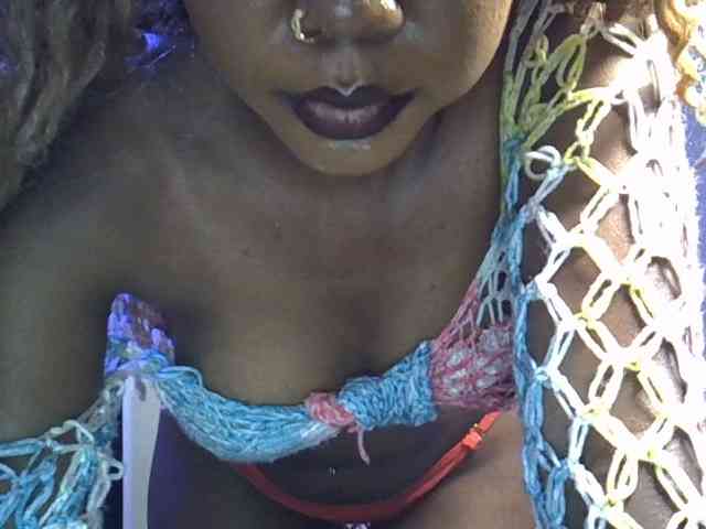 SpicyMackenzie1 webcam