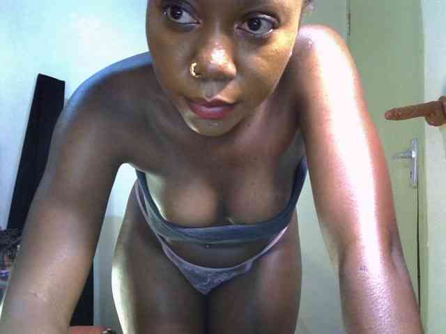 SpicyMackenzie1 webcam