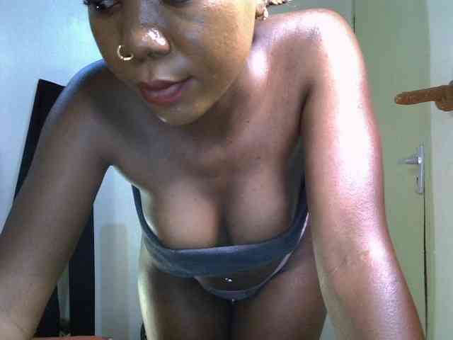 SpicyMackenzie1 Live Webcam on BongaCams