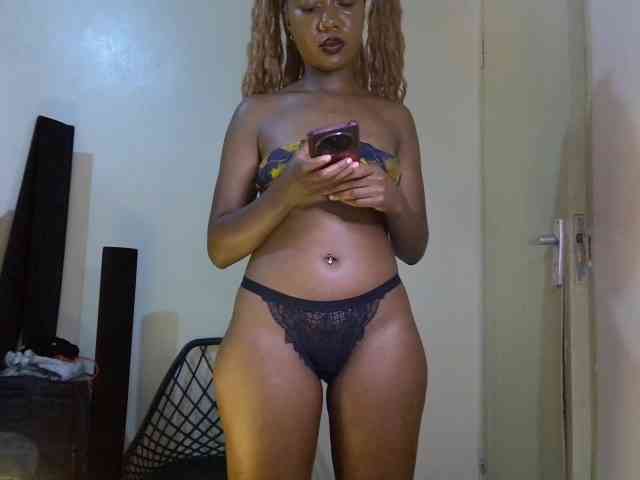 SpicyMackenzie1 webcam