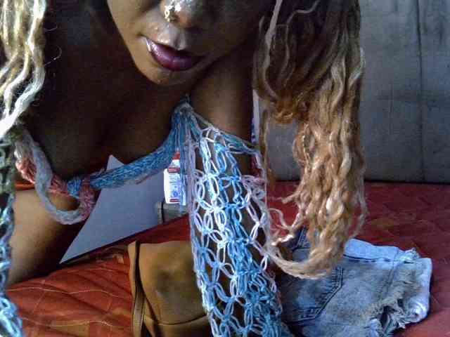 SpicyMackenzie1 webcam