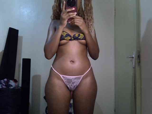 SpicyMackenzie1 webcam