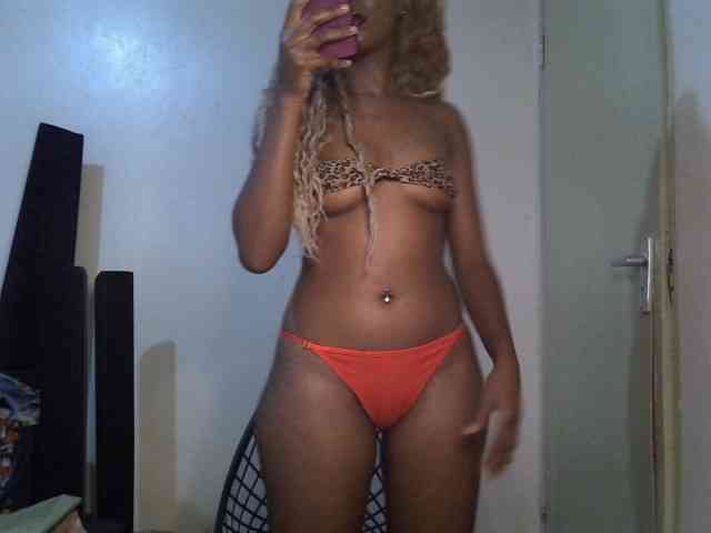 SpicyMackenzie1 webcam