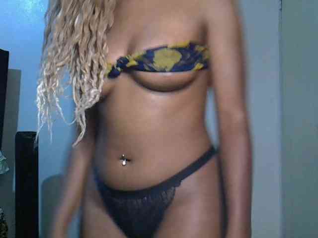 SpicyMackenzie1 webcam