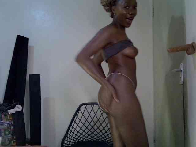 SpicyMackenzie1 webcam