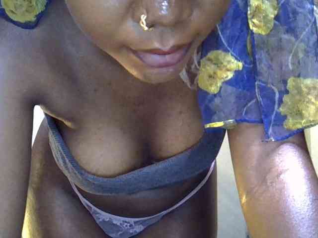 SpicyMackenzie1 webcam