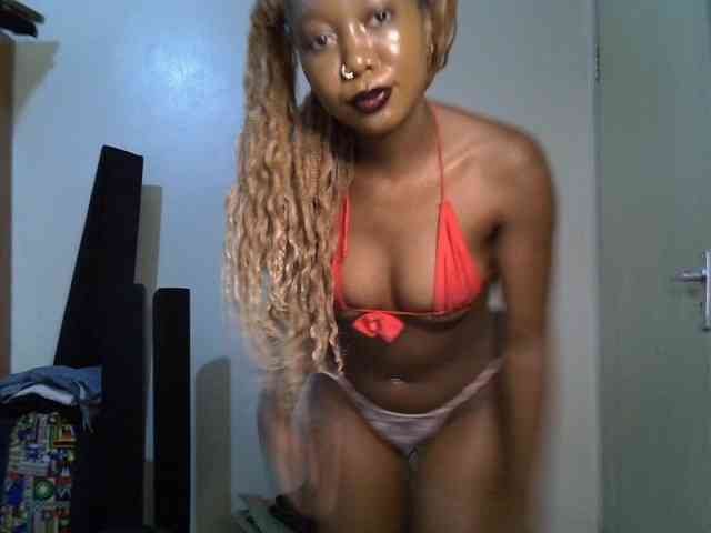 SpicyMackenzie1 webcam