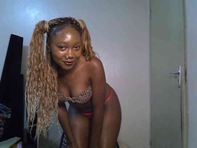 SpicyMackenzie1 webcam