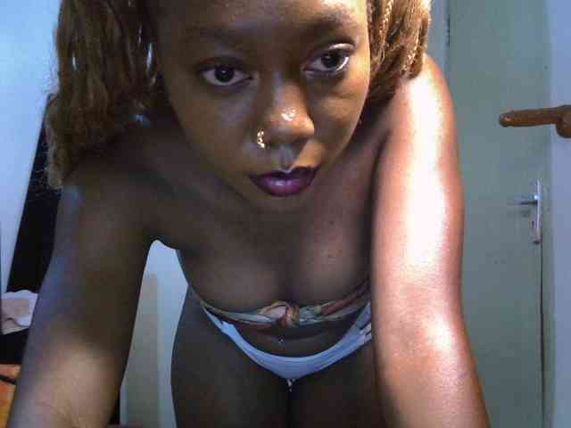 SpicyMackenzie1 webcam