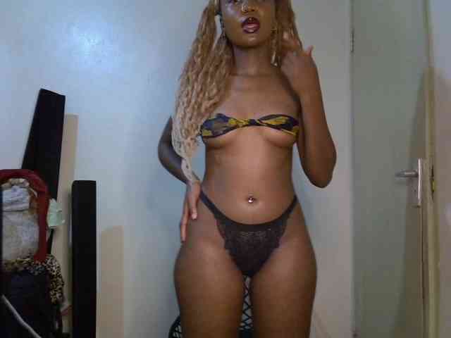 SpicyMackenzie1 webcam