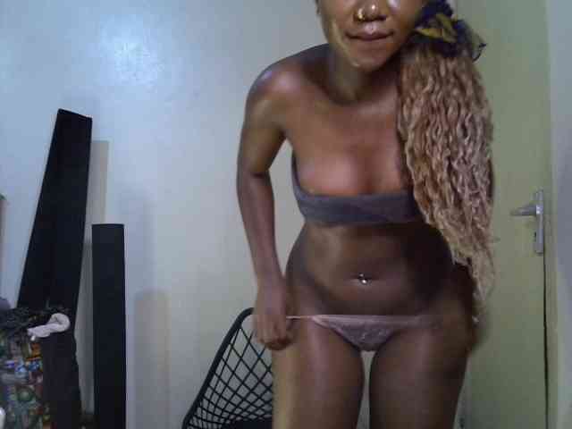 SpicyMackenzie1 webcam