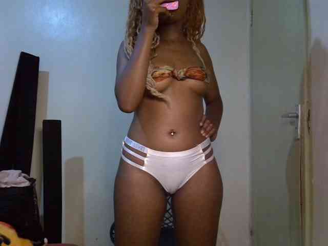 SpicyMackenzie1 webcam