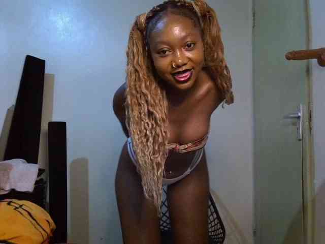 SpicyMackenzie1 webcam